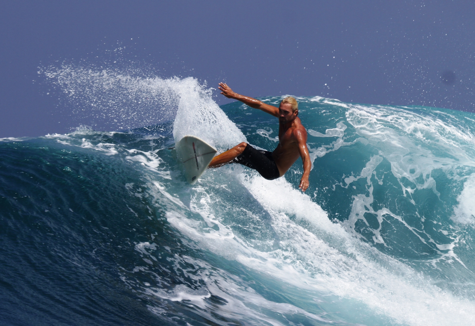 Surfing in Are Guling