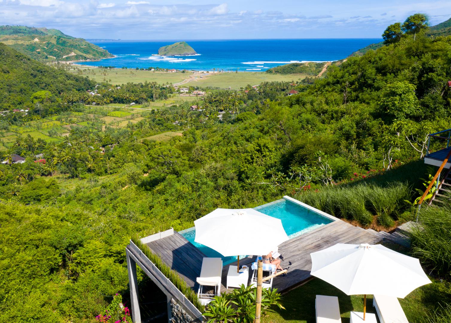 Pool with view over Are Guling bay