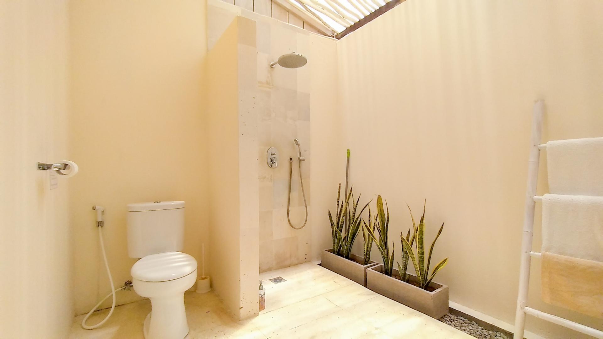 Bathroom of room 2