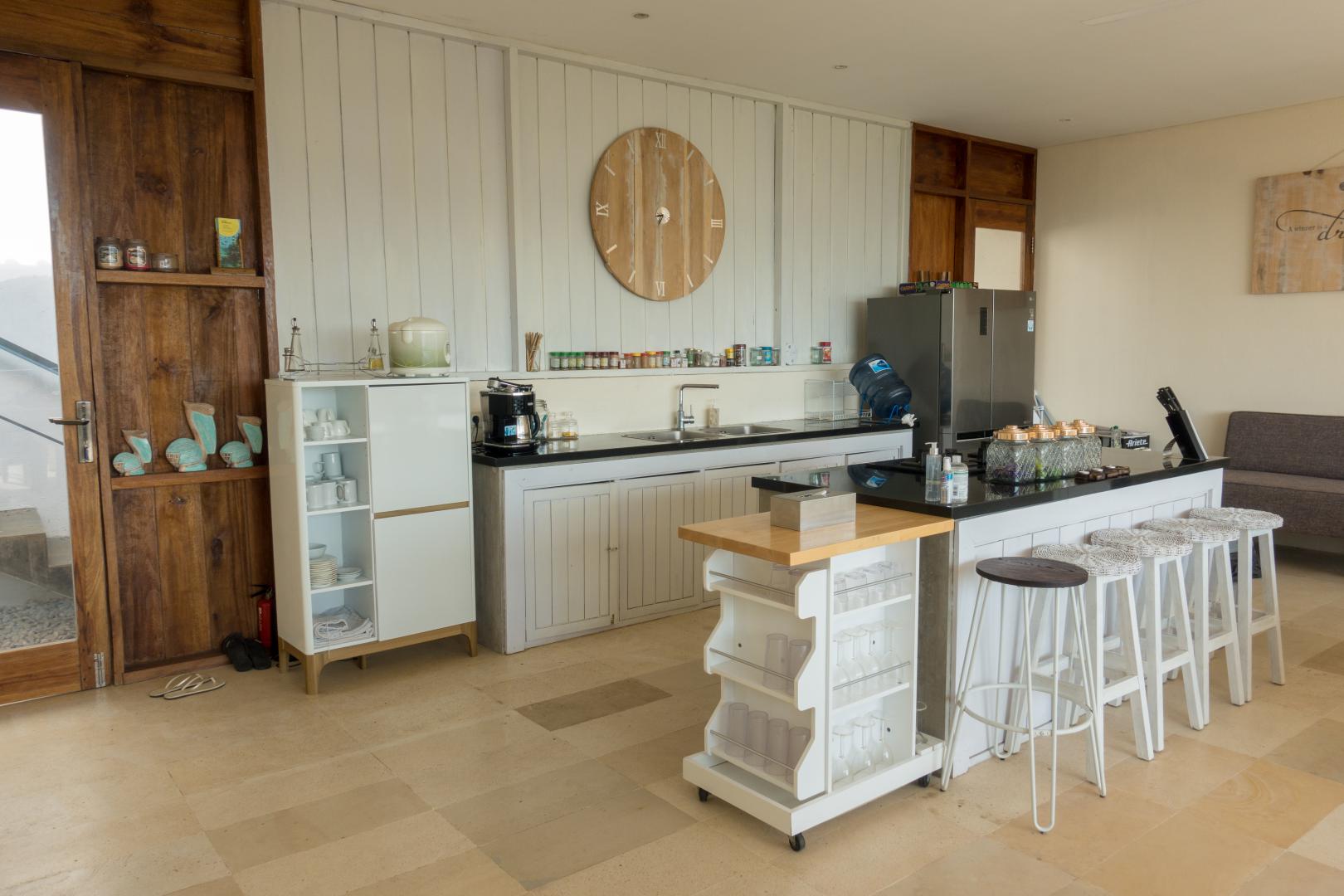 Full kitchen
