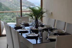 Dining table ready for eight people