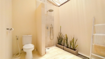 Bathroom of room 2